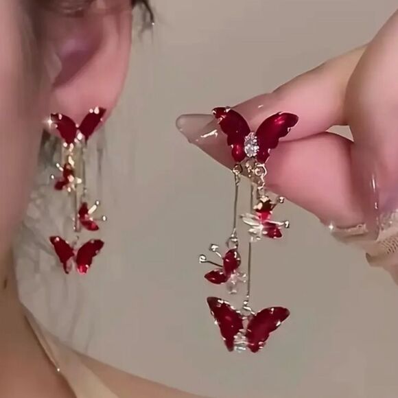 ♥️ Betsey Johnson Elegant & Gorgeous Red Butterfly Dangle Earrings ♥️ - Picture 1 of 5